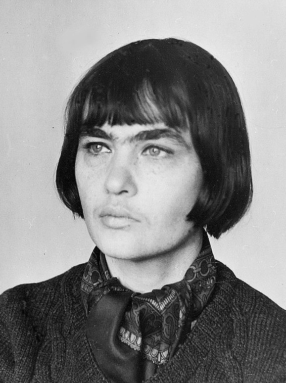 КРЮЧКОВА Валентина Александровна (1939-2018)