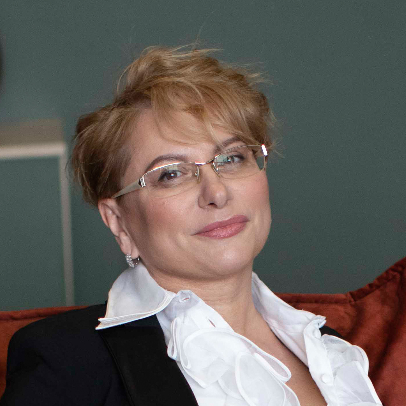 БЕЛОВА Юлия Станиславовна