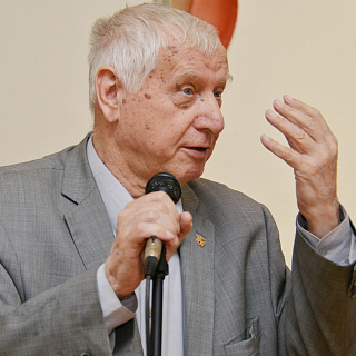 КРАСИЛЬНИКОВ Владилен Дмитриевич