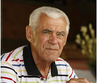 ЯУШЕВ Рустам Исмаилович (1937-2017)